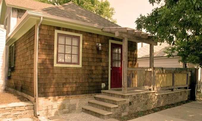 Livingston Cottage | Downtown Livingston. Close to Yellowstone and Chico.