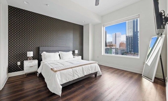 Downtown Austin Apartment | Downtown | Luxury 2BD Apt. | Pool | Gym | Great Views
