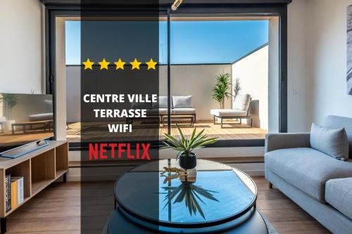 Centre Ville Apartment | DOWNTOWN ROOFTOP - CENTRE VILLE - WiFi - TERRASSE - NETFLIX