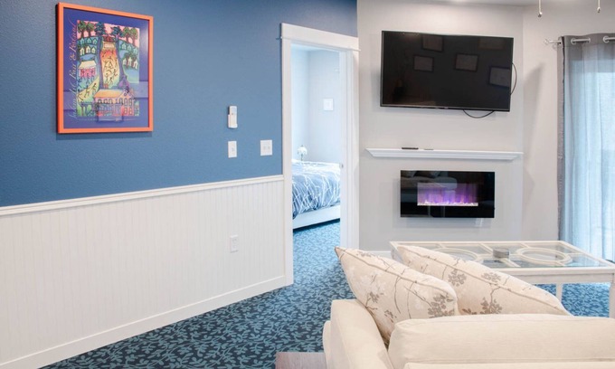 Central Area Apartment | Downtown Salem Oregon Loft Apartment 227 w/decks and parking