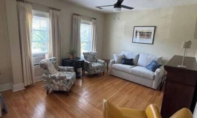 Saratoga Springs Apartment | Downtown Saratoga Springs, Everything you need and more!