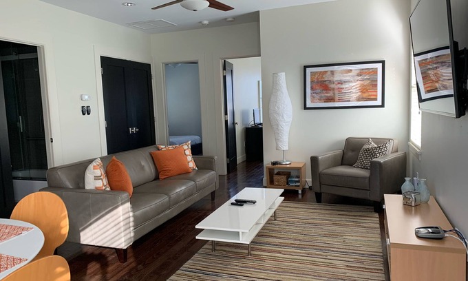 St. Petersburg - Clearwater Apartment | Downtown! Steps to Beach Drive restaurants, shops, and gorgeous waterfront!