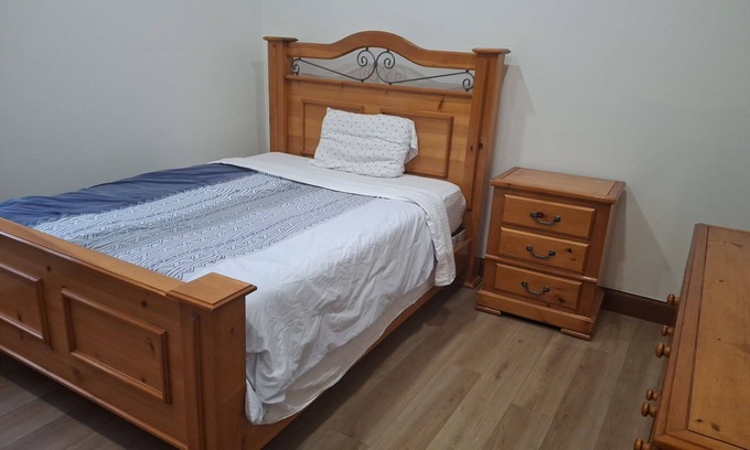 Guelph Apartment | Downtown/University of Guelph Residence Personal Room 1