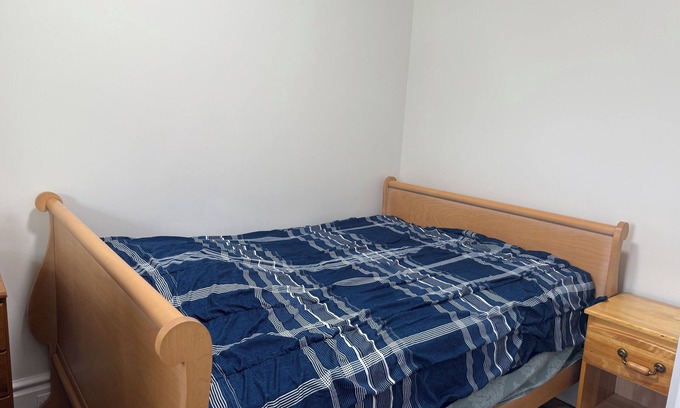 Guelph Apartment | Downtown/university of Guelph Residence room 3