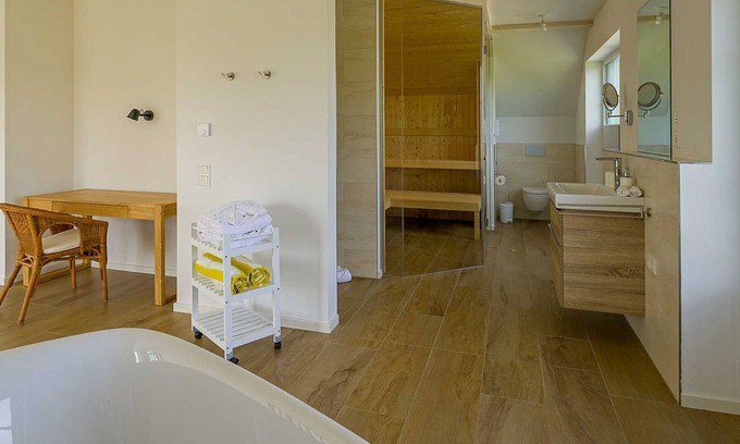 Altwarp Apartment | Dream home with water views