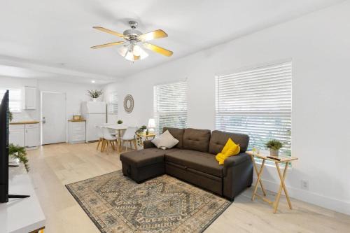 Victoria Park Apartment | Dreamy 1-bedroom apt walking distance to Las Olas