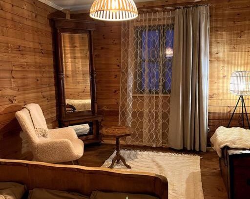 Krasiczyn Ski Chalet | Drewniana chata nad stawem