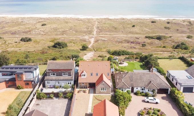 Winterton-on-Sea House | DRIFTERS, pet friendly, country holiday cottage in Winterton-On-Sea