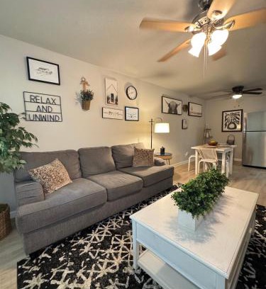 Old East Dallas Apartment | DT DALLAS l SIMPLE STAY l 5 MIN from BAYLOR MED