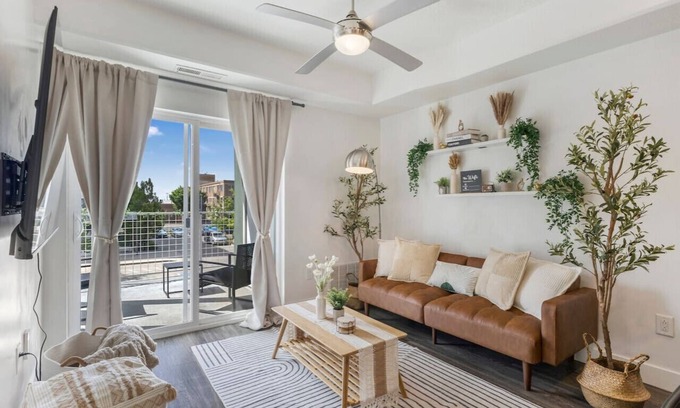 Rio Grande Apartment | DT SLC | Gym | Fire Pit | Parking | Walk Score 90