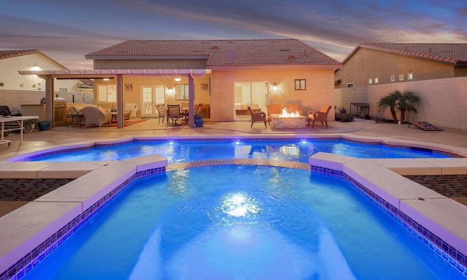 Coachella House | Dulce Vida: Pool, Spa, Table Games, Fire Pit, BBQ!