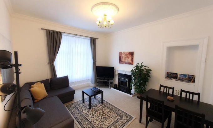 Dumbarton Apartment | Dumbarton Castle Way