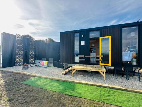 Murdunna House | Dunalley Bay Beachfront Retreat by Tiny Away