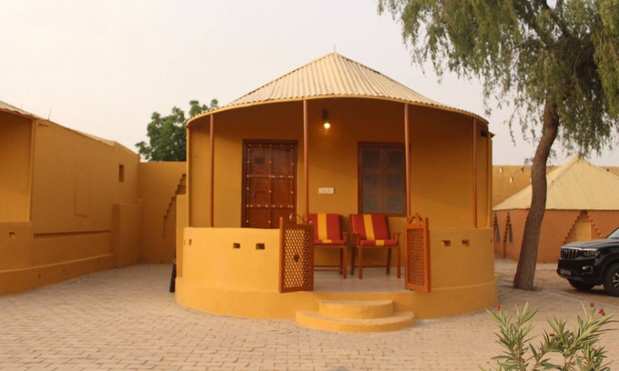 Kanoi Cottage | Dune safari camp & resort