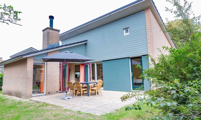 Bohemen en Meer en Bos Villa | Dune Villa in Kijkduin with Garden