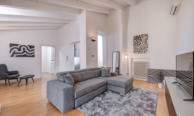 Como City Centre Apartment | [Duomo-Porta Torre] Penthouse with Private Terrace