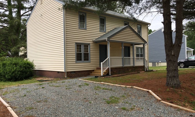 North Chesterfield Apartment | Duplex Apt (Sunshine Suite)