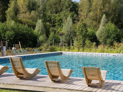 Maubray House | Duplex by Fouage Pond with Stunning Views, cleaning included