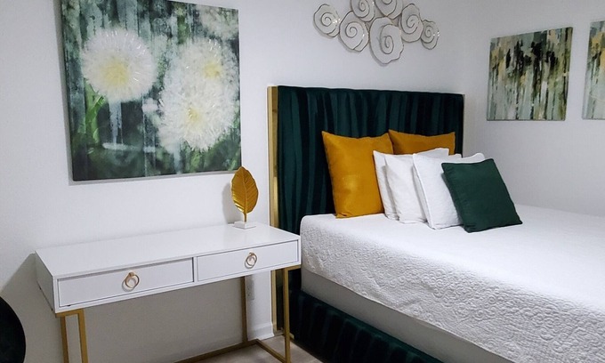 East MLK House | Duplex Home - Unit A & B Near DWTN & ATX Airport