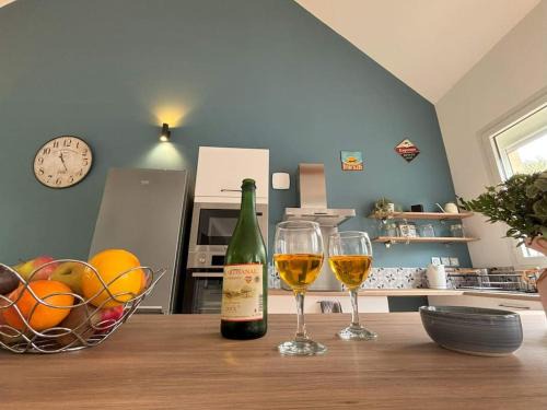 Cherbourg-en-Cotentin Apartment | Duplex Parapluies de Cherbourg Netflix Parking