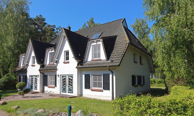 Neuhaus Apartment | Durch den Küstenwald in Wenigen Minuten zum Strand