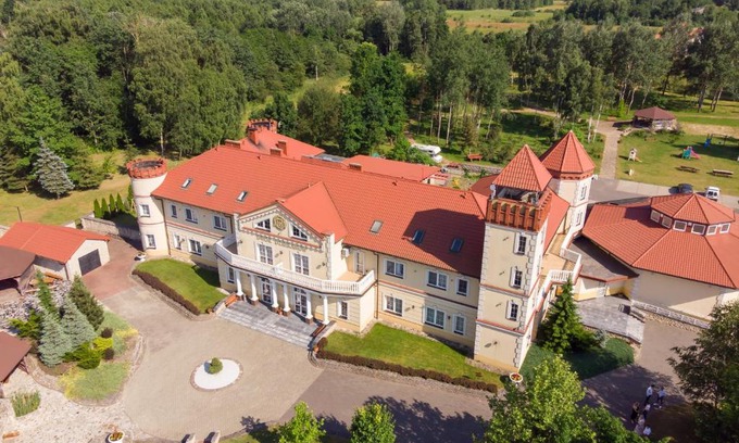Solec-Zdroj Resort | Dwór Dziekanów