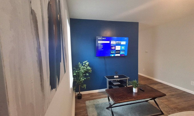 Mount Pleasant Apartment | Dyad-Suite at Mt. Pleasant 2BR/1BA with Washer and Dryer Free parking WIFI