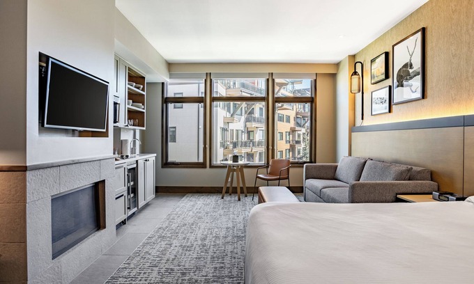 Avon Hotel | Eagle River by AvantStay | Located in the Westin