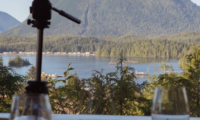 Tofino House | Eagle View House-Ocean Views I Hot Tub I Wood FP