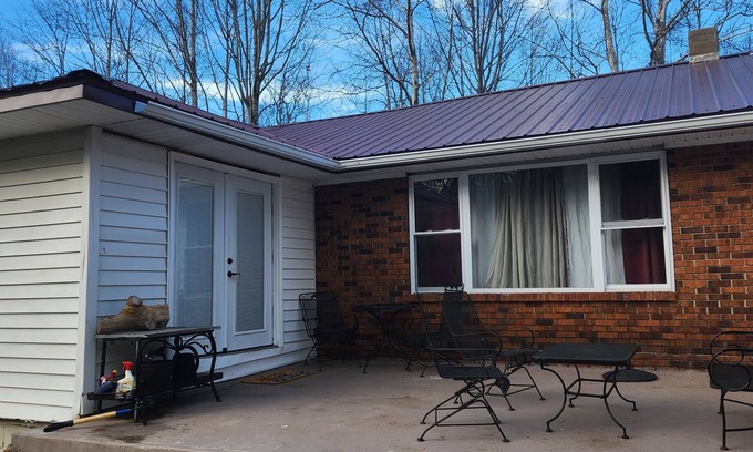Rocky Gap House | Eagles Roost, Spacious House for large groups,Sleeps 12 comfortably