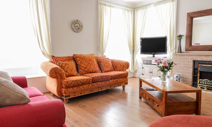 Dunbar Cottage | EAST BEACH APARTMENT, pet friendly in Dunbar