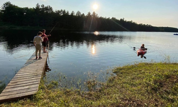 Beddington Cabin | East Beddington Lake Cozy Cabin