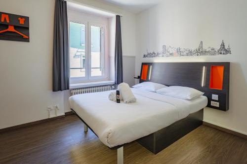Gewerbeschule Hotel | easyHotel Zürich City Limmatplatz