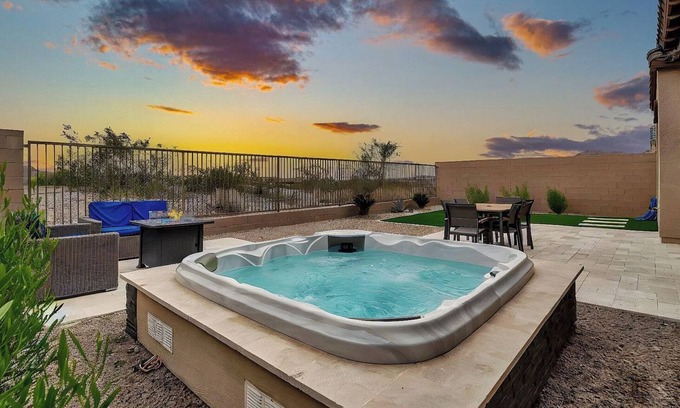 Estrella Mountain Ranch House | EAZY AZ Modern 2 bedroom townhouse on the 8th fairway of Estrella Mountain Ranch