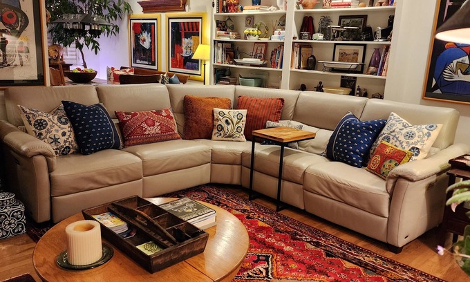Brookline House | ECLECTIC ▪︎ 3 BDRM ▪︎ 3 BATH ▪︎ PATIO ▪︎ EV CHARGER ▪︎ GARAGE ▪︎ MIN TO DNTWN