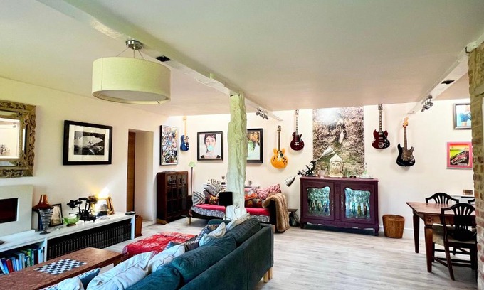 Cherhill House | Eclectic Barn - Pergola & Dog-Friendly Garden