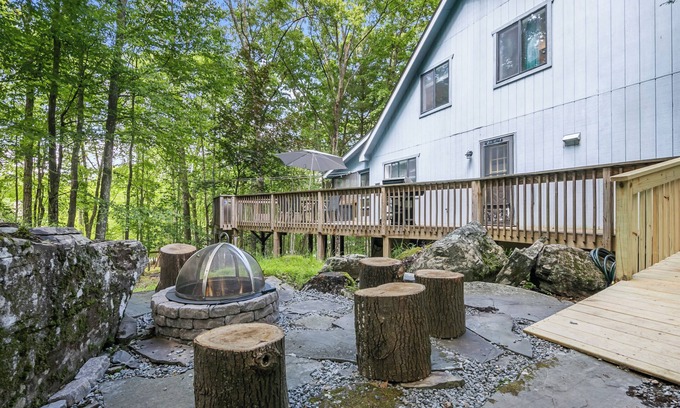 Lackawaxen House | Eclectic Family Poconos Escape! Firepit, 2 Pools, Lake, Near Woodloch & Rafting!