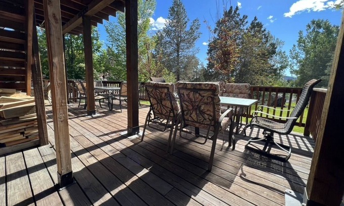 Redmond Other | Eclectic Farm Stay near Redmond and Eagle Crest