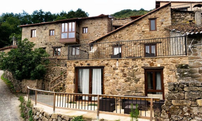 Panton Villa | Ecolagar O Barqueiro