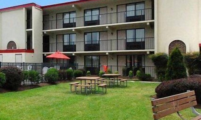Rehoboth Beach Hotel | Econo Lodge Inn & Suites Rehoboth Beach