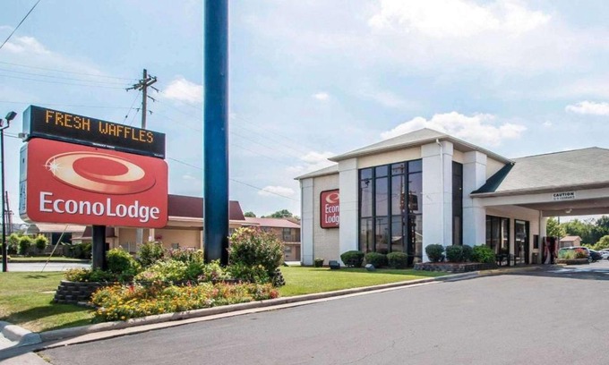 Springfield Cabin | Econo Lodge Springfield I-44