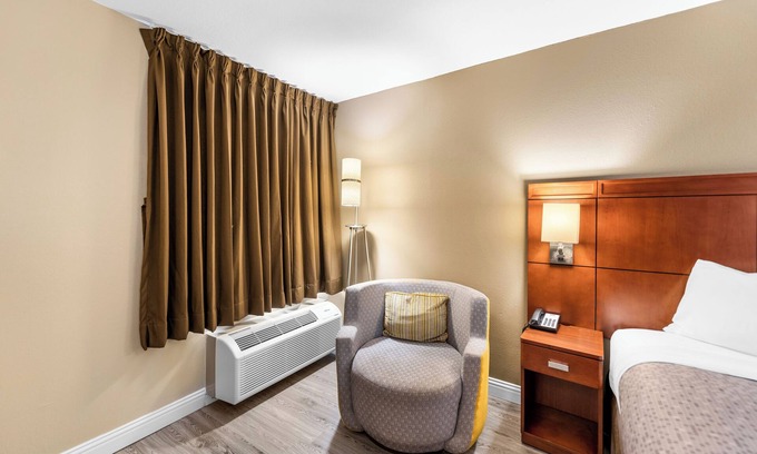 Texarkana Hotel | Econo Lodge Texarkana I-30