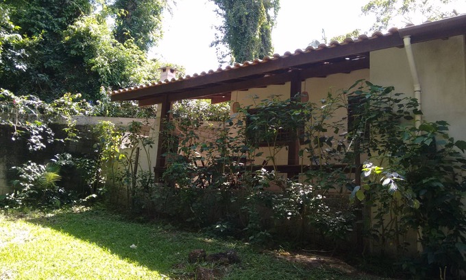 Praia Grande Ski Chalet | economical option with air conditioning 30 meters from Julião Beach.