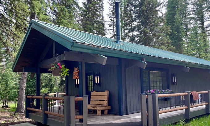 Eureka Cabin | EDA Ranch Guest House