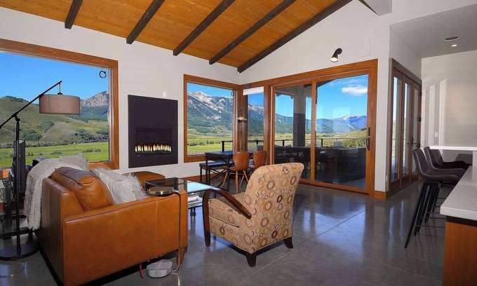 Crested Butte South House | Edge of Paradise, brand new 3BD/2.5BA, views!