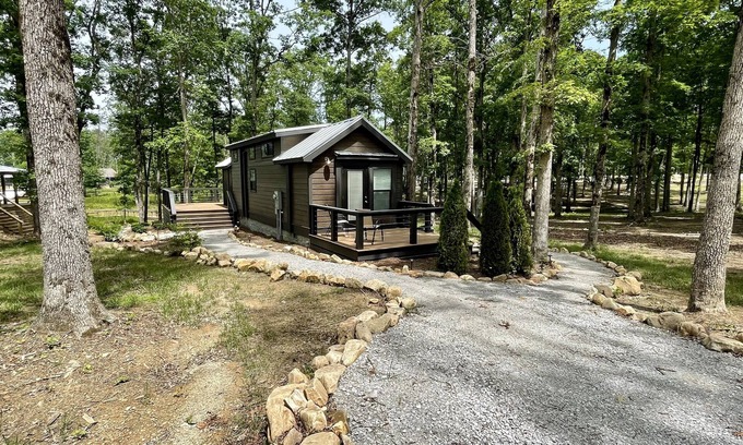 Tracy City Cabin | Edgewater at The Retreat at Water's Edge