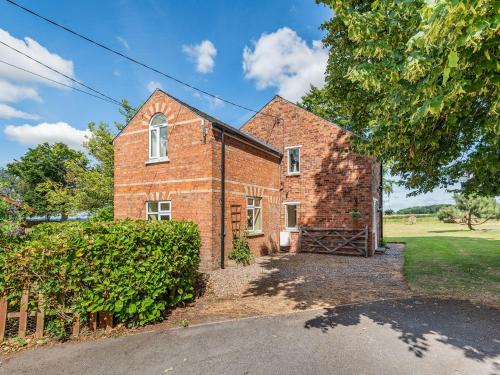 Horncastle House | Edlington Hall Cottage