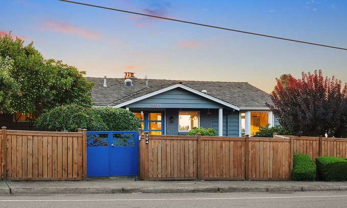 The Bowl of Edmonds House | Edmonds View Home