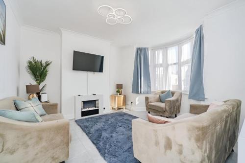 Charlton House | EEJs Stylish 3 Bedroom House - Greenwich