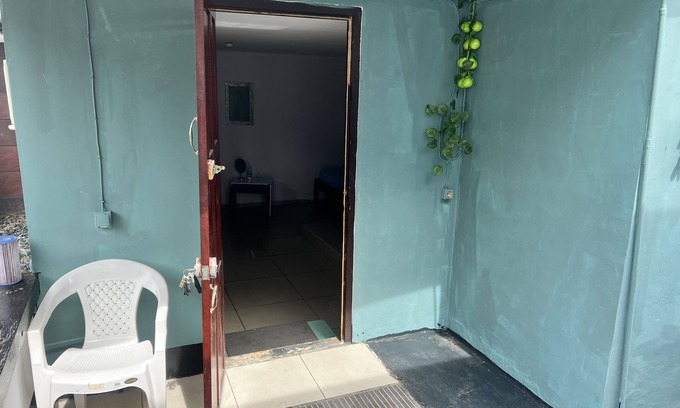 Noord Apartment | Een Studio met Zwembad !